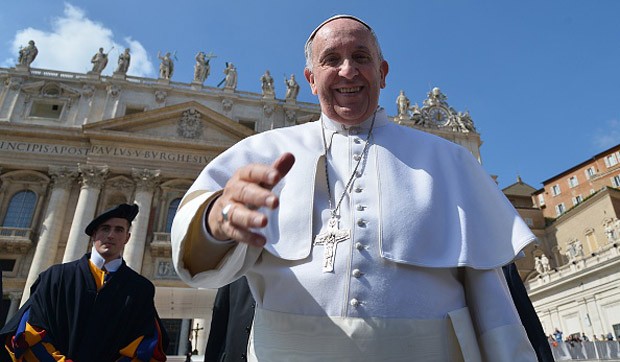 Papa Francesco a Napoli, diretta tv su Rai 1, Tv2000 e Agon Channel