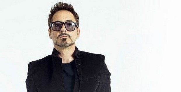 Robert Downey Jr. dona ad un bambino disabile un braccio bionico ispirato ad Iron Man (video)