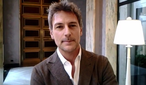 Le tre rose di Eva 3, Roberto Farnesi a Blogo: “È la stagione migliore (e ci sono più scene di passione)” (VIDEO)