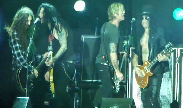 Guns N’Roses, mini-reunion di Slash, Duff e Gilby in Argentina (video)