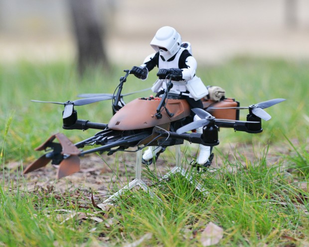 Star Wars gadget: foto e video dello speeder bike radiocomandato