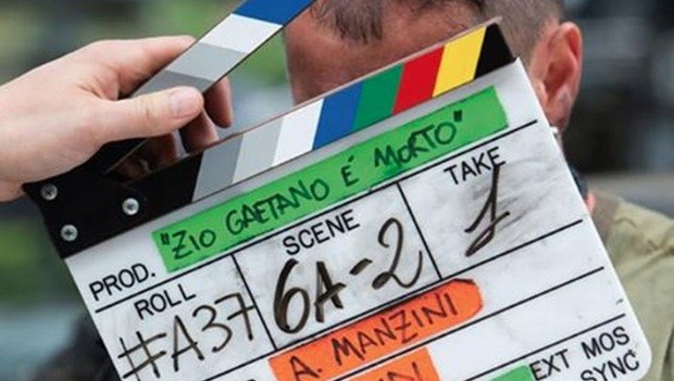 Zio Gaetano è morto: la commedia di Antonio Manziani è vivissima