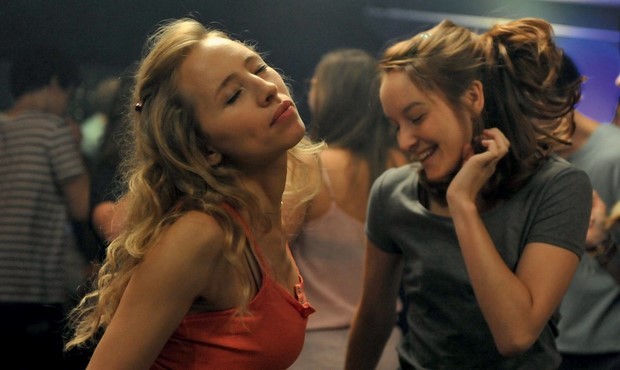 Una nuova amica: nuovo trailer italiano e prima clip del film di François Ozon