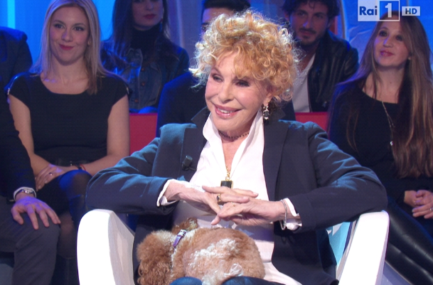 ‘Domenica’ da cani su Rai1: Rex da Giletti e il Vanoni Show (con barboncino) dalla Perego