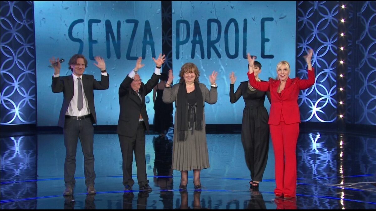 Senza Parole (con troppe parole): Antonella Clerici offre un people show distinto ma in cerca di ritmo
