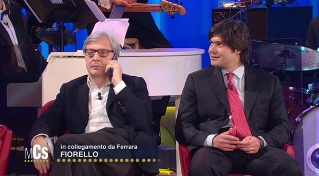 Maurizio Costanzo Show, Sgarbi: “Fiorello cantava Se telefonando, ne ho approfittato per una telefonata”
