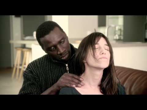 SAMBA – Scena del film in italiano “Massaggio”