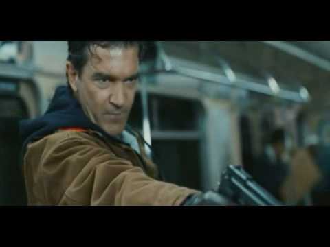 Humandroid clip – Chappie un vero gangster