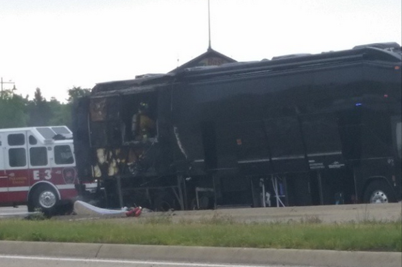 Lady Antebellum, a fuoco il bus: tutti salvi [foto]