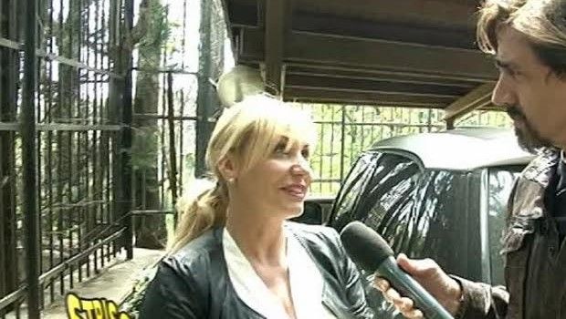 Senza Parole, Antonella Clerici riceve il Tapiro D’Oro di Striscia La Notizia
