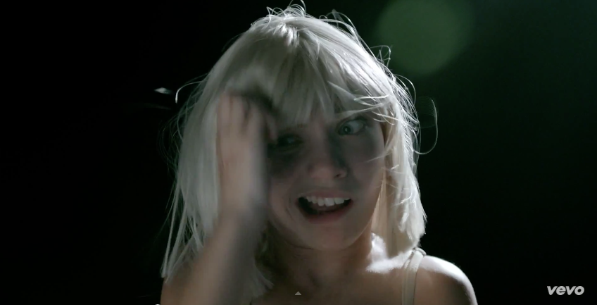 Sia, Big Girls Cry: testo, traduzione e video con Maddie Ziegler