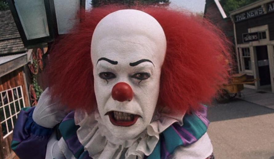 It:  la miniserie tv horror con Tim Curry alias Pennywise