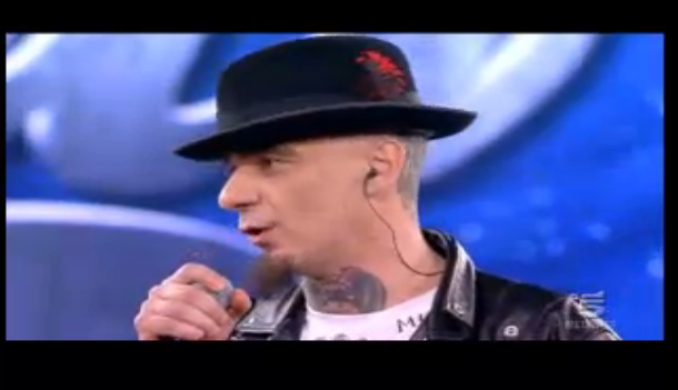 Amici 2015 sesta puntata 16 maggio: Luca eliminato, Loredana Bertè lo ingaggia per un duetto con lei