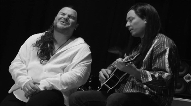More Than Words rifatta da Jack Black e Jimmy Fallon (video)