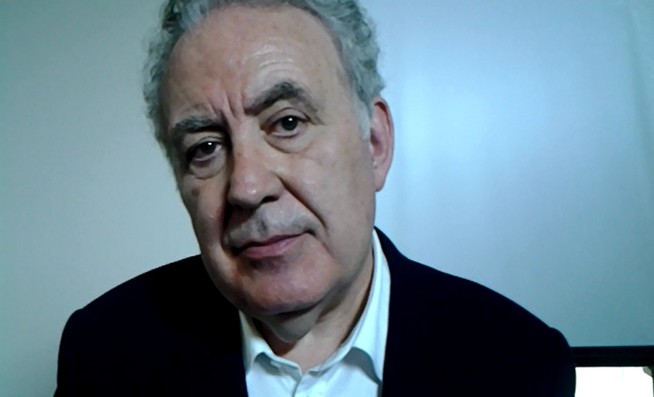 Michele Santoro a Blogo: “Renzi altera mercato di informazione. Vera concorrenza per Servizio Pubblico è interna a La7, non Virus” (VIDEO)