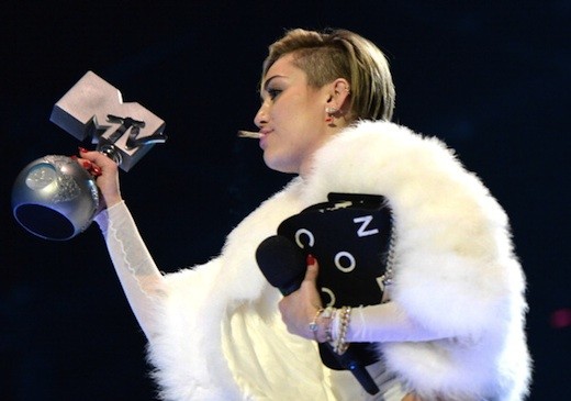 Miley Cyrus, Tiger Dreams: ascolta la nuova canzone