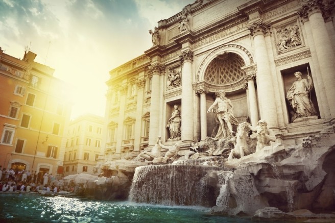 Il cinema in bianco e nero racconta in che paese siamo, la storia e la bellezza, con tocchi di colore