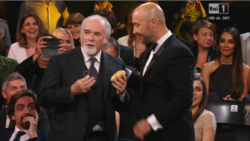Premio Tv, Ricci e Greggio umiliano i Masterchef: “Chi vince l’anno prossimo? Vi abbiamo pelato”.