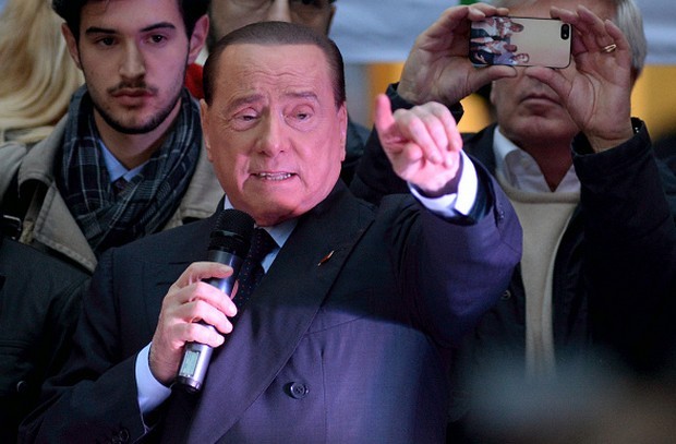 Virus, il confronto faccia a faccia tra Matteo Renzi e Silvio Berlusconi non si farà