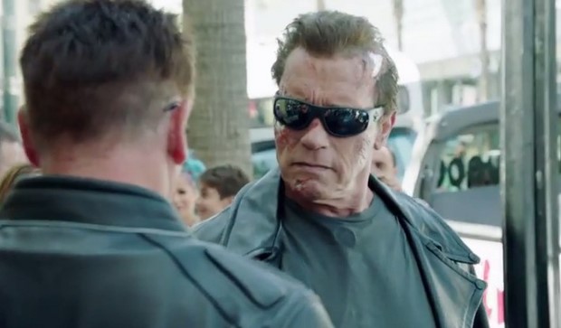 Arnold Schwarzenegger di nuovo Terminator in una candid-camera