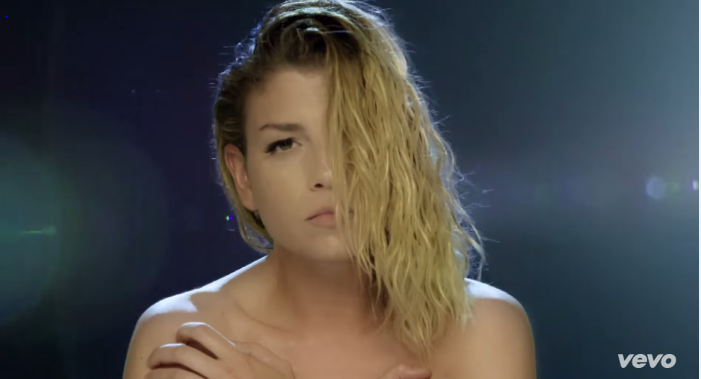 Emma, Occhi Profondi: testo e video ufficiale