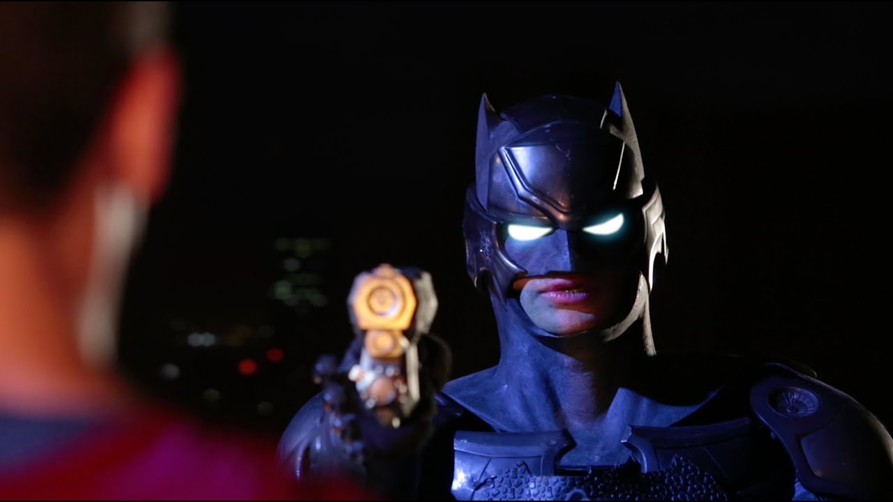 BATMAN V SUPERMAN XXX: trailer ufficiale della parodia porno