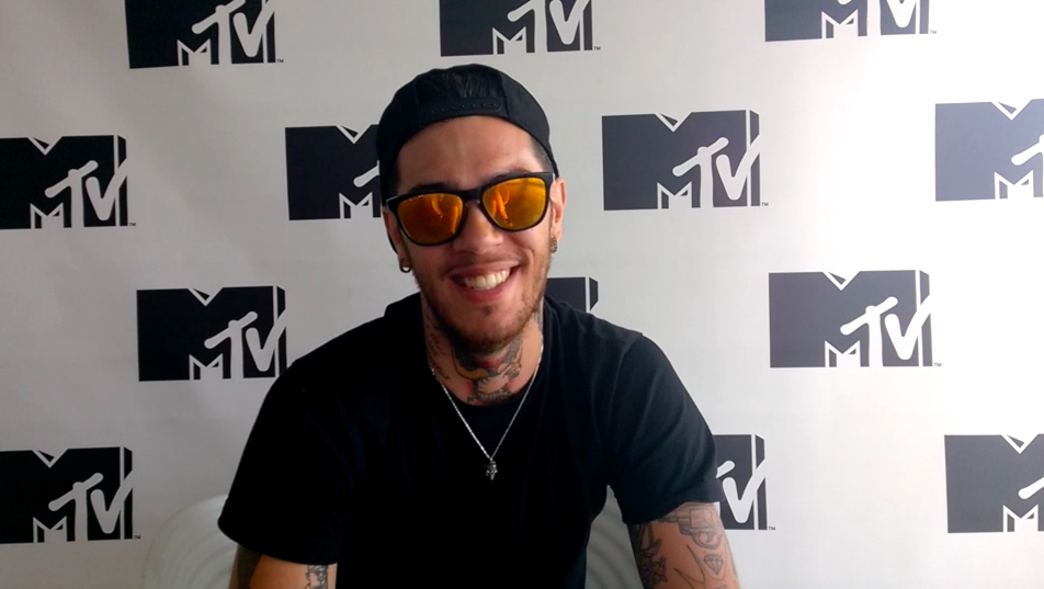 Emis Killa a Blogo: “Preso bene per gli Mtv Awards, Briga non ci sarà (e non mi piace)” [Video]