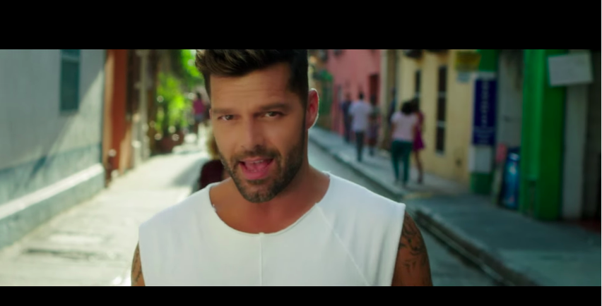 Ricky Martin feat. Yotuel, La Mordidita: testo, traduzione e video