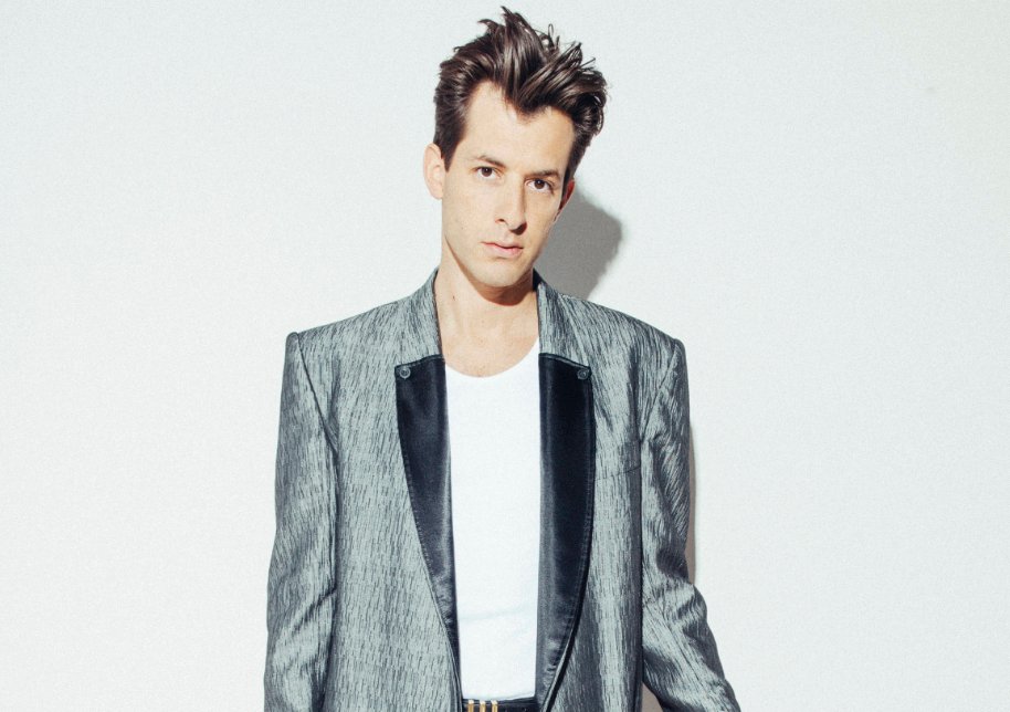 Mark Ronson e Tame Impala, cover di I Sat By The Ocean dei Queens Of The Stone Age (Video)