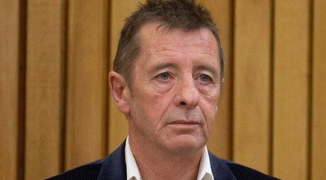 Phil Rudd (ex-AC/DC) condannato a otto mesi di arresti domiciliari
