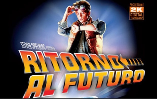 Ritorno al futuro compie 30 anni: curiosità, colonna sonora e video del cult di Robert Zemeckis