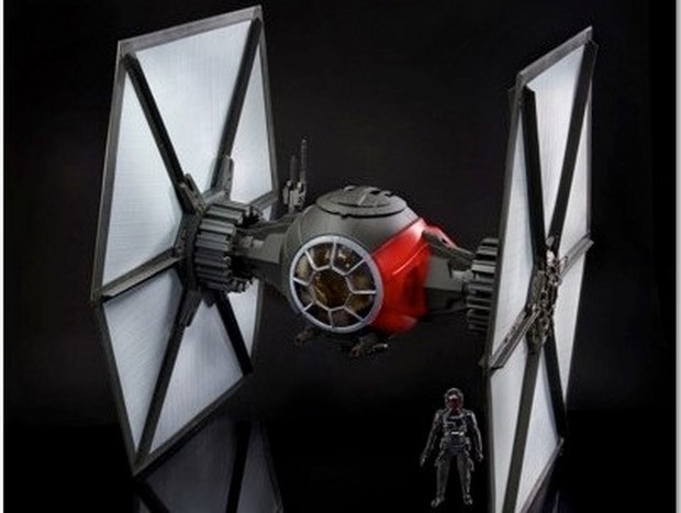 Star Wars 7 al Comic-Con 2015: Hasbro svela il nuovo TIE Fighter e la linea toys (foto)