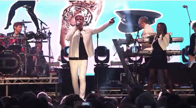 Duran Duran, Paper Gods: audio, testo e traduzione