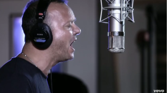 Gigi d’Alessio feat. Michael Thompson, O’ Sarracino: testo e video ufficiale