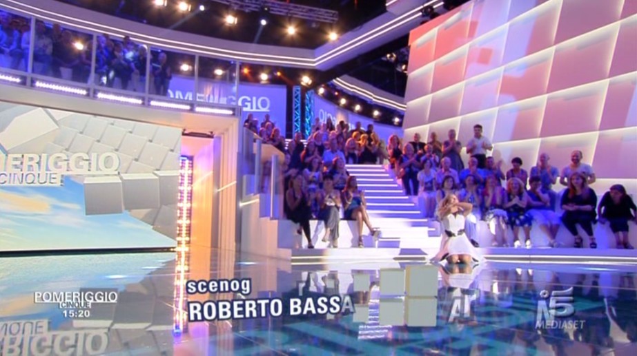 Pomeriggio Cinque, Barbara d’Urso cade (FOTO e VIDEO)