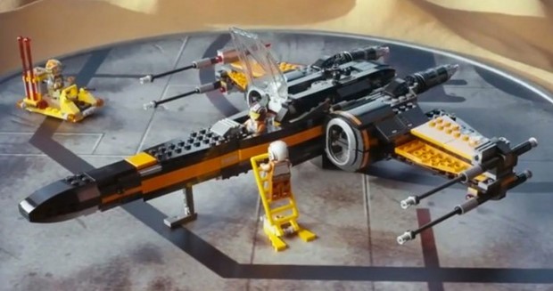 Star Wars 7: uno spot LEGO mostra l’X-Wing di Poe Dameron in azione