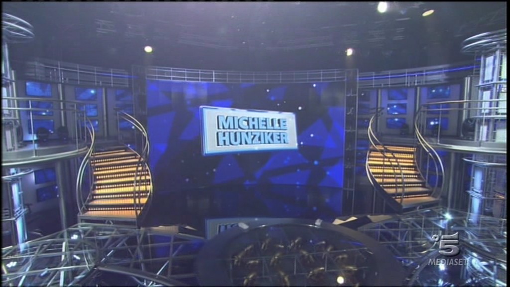 Striscia la notizia 2015 – prima puntata con Michelle Hunziker e Maria De Filippi
