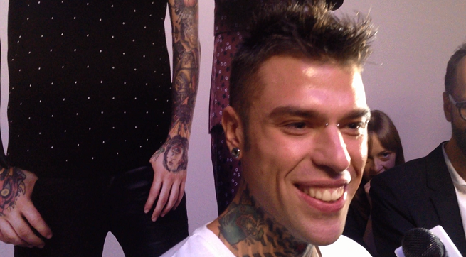 X Factor 9, Fedez: “Basta agli artisti internazionali che vengono a rubarci il lavoro”. E su Fragola… (video)