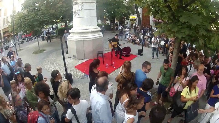 X Factor 2015, Skin canta per le vie di Milano