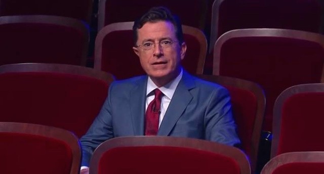 Stephen Colbert, il debutto al Late Show tra battute, sketch ed un ringraziamento a David Letterman