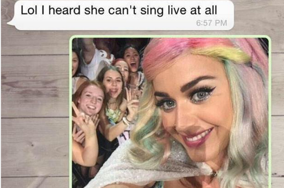 Katy Perry su WhatsApp: la cantante smentisce e il fan ammette: “Era uno scherzo”
