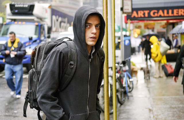 Mr. Robot, il creatore della serie tv Sam Esmail parla della difficoltà di vendere lo show (diventato il fenomeno dell’estate)