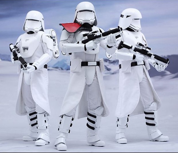 Star Wars 7: foto nuove action figures Snowtroopers “Primo ordine” by Hot Toys