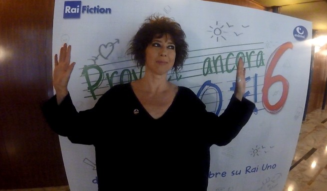 Veronica Pivetti a Blogo: “A Provaci ancora Prof 6 abbiamo dato una svolta, serviva. Per un pugno di libri? Io silurata, sono ancora sotto shock” (VIDEO)
