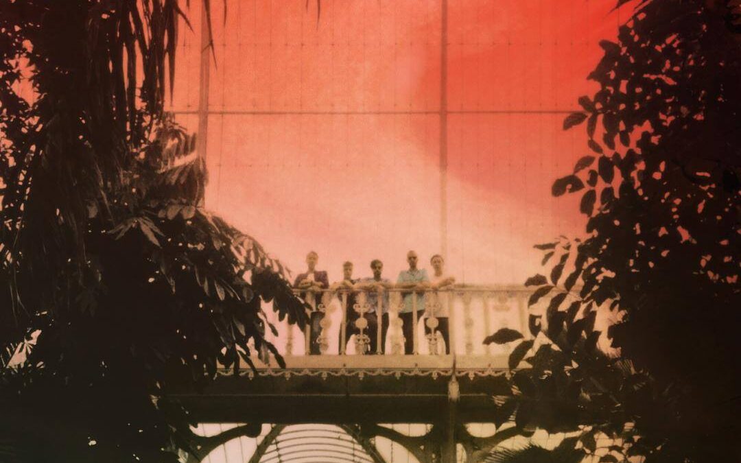 Foals, Night Swimmers: testo, traduzione e lyric video