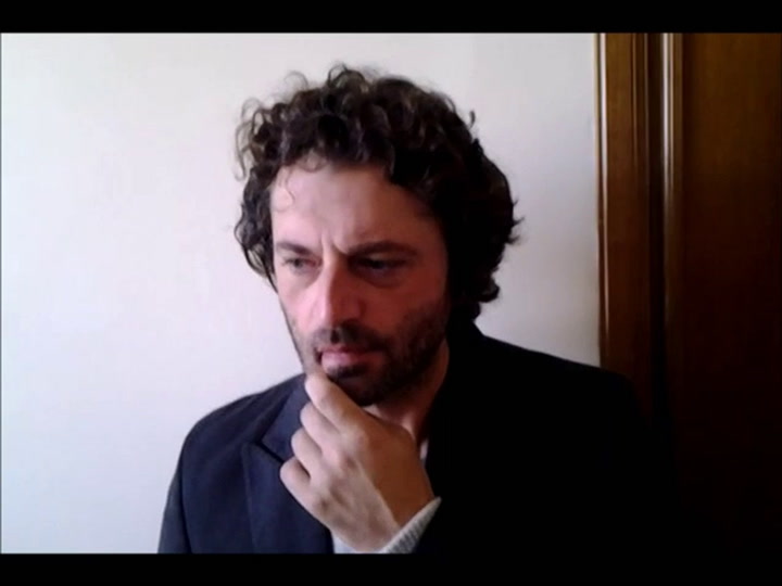 Sotto copertura, Guido Caprino a Blogo