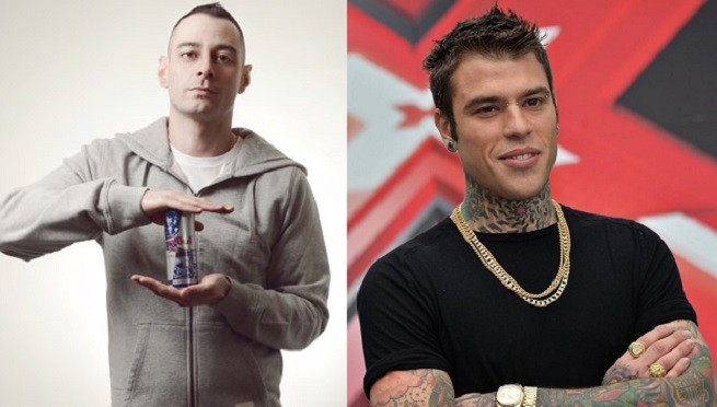 Clementino e Fabri Fibra: “Chi non salta è un Fedez” (video). Lui replica: “Triste fallimento”
