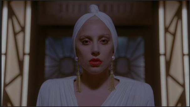 American Horror Story Hotel: Lady Gaga nel primo episodio con Tear You Apart dei She Wants Revenge