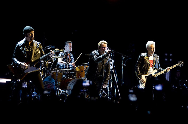 U2, Noel Gallagher ospite al concerto di Londra (Video)
