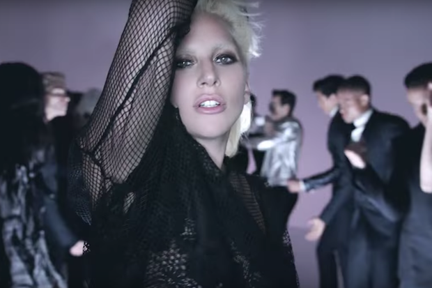 Lady Gaga, I want your love: testo, traduzione e video della cover